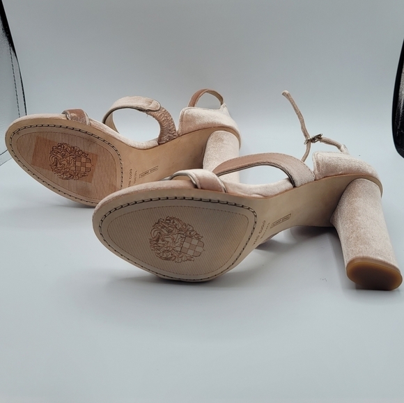 Vince Camuto Robeka Chunky High Heel sandal in blush 9.5 - Picture 7 of 13